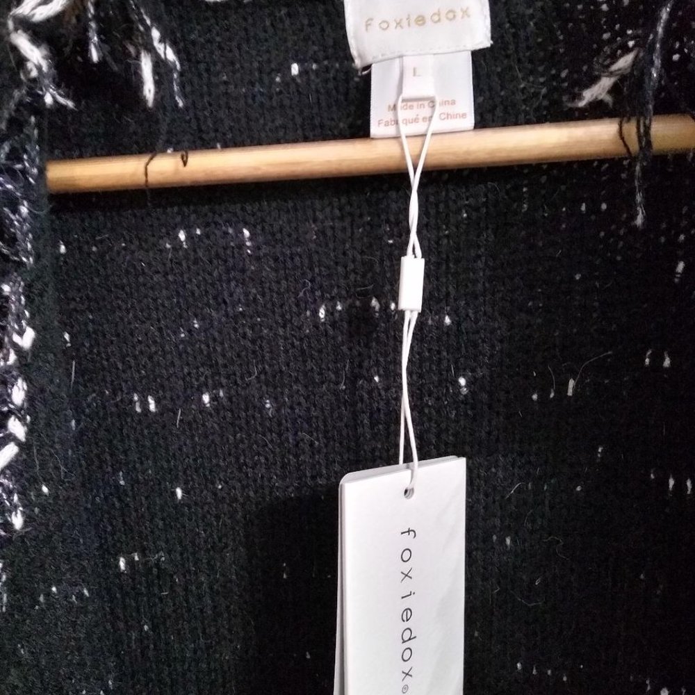 FoxieDox NWT Large black and white duster cardigan sweater PTP approx 25” - Picture 3 of 9